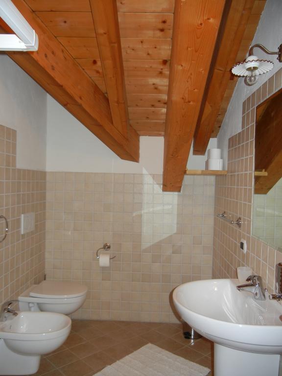 B&B La Casa Del Sole San Michele allʼAdige Rum bild